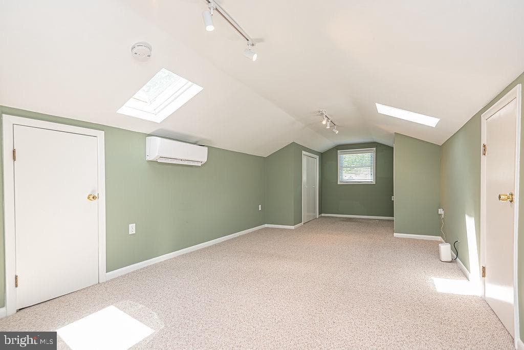 31 Brookside Road photo 73
