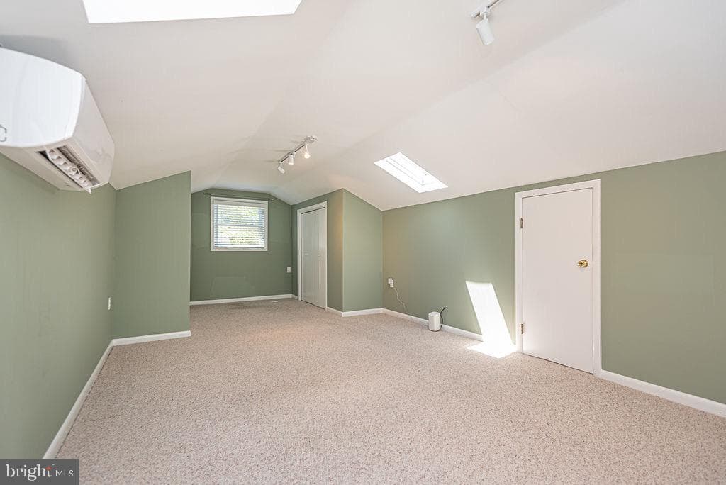 31 Brookside Road photo 74