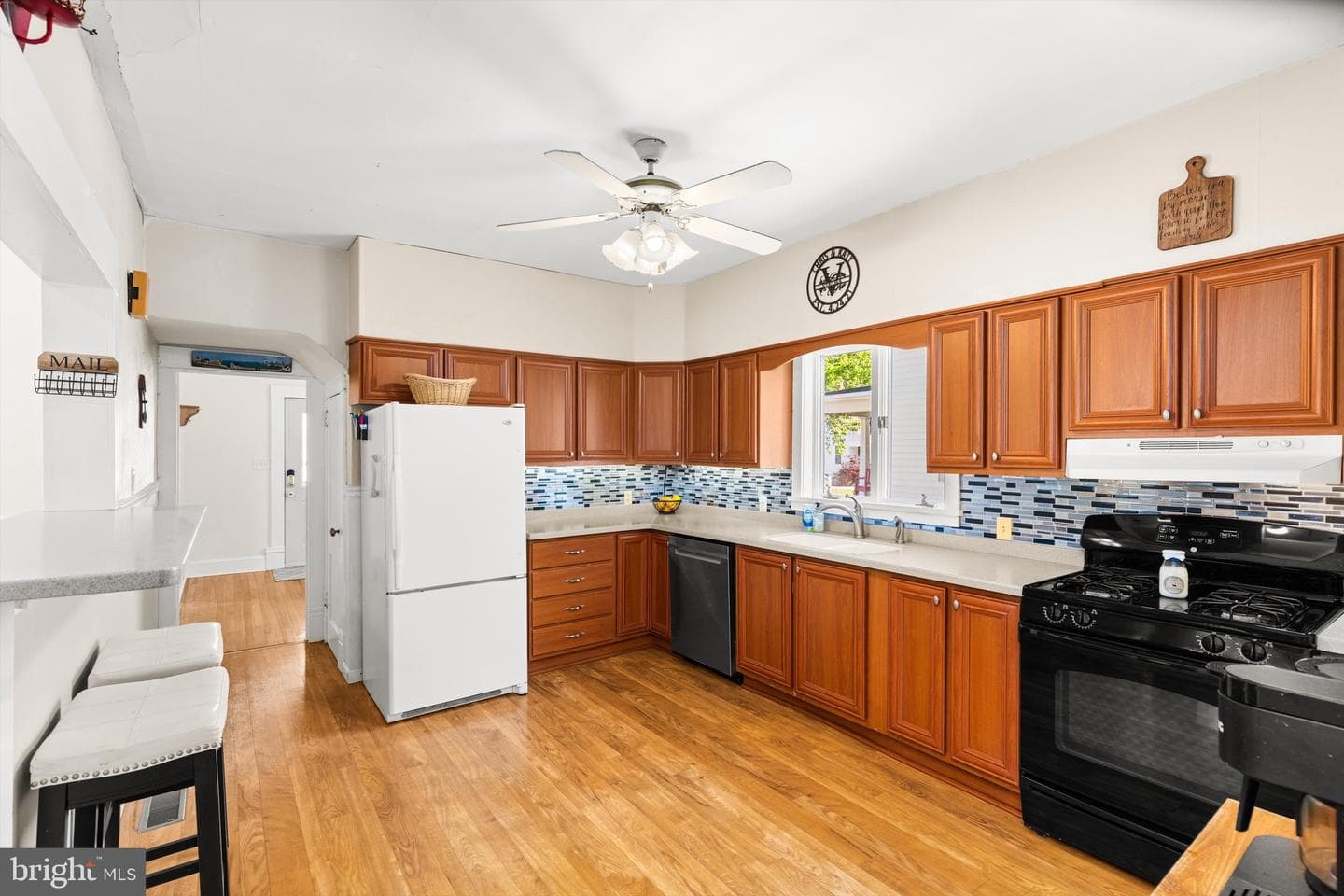 213 6th Street photo 16