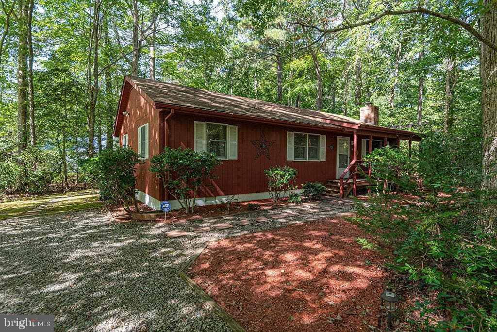 32 Whaler Ln photo 3