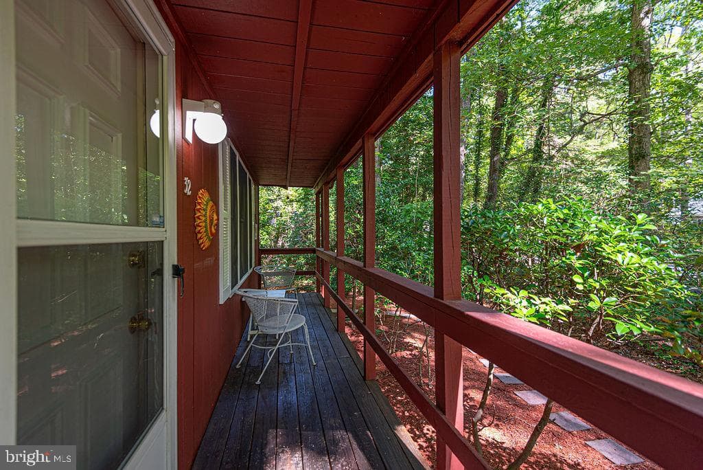 32 Whaler Ln photo 4