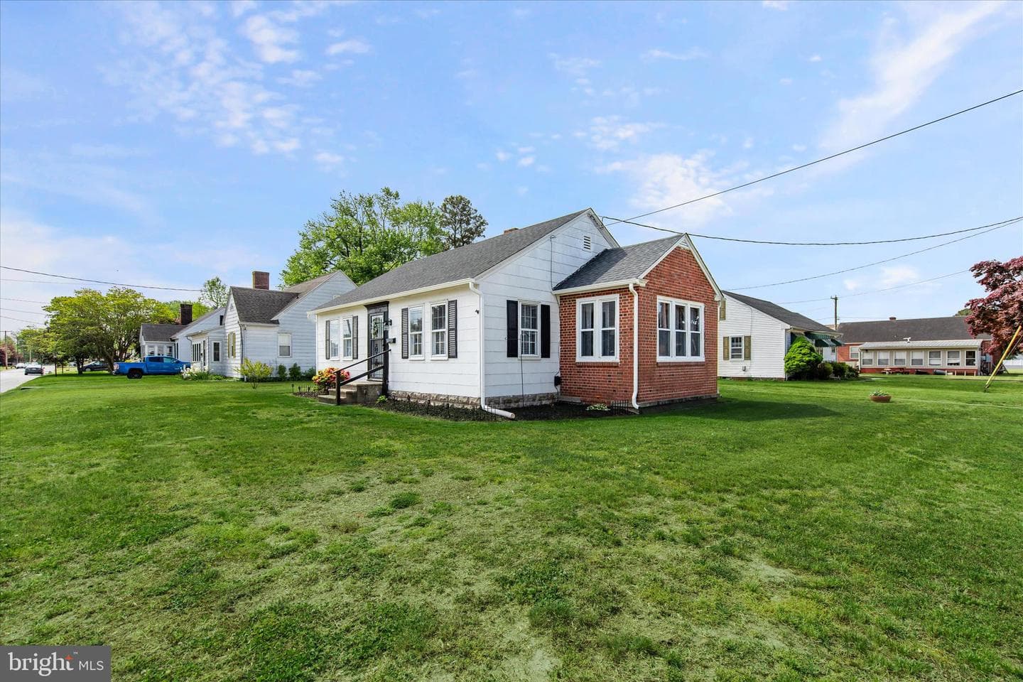 1400 Linden Drive photo 3