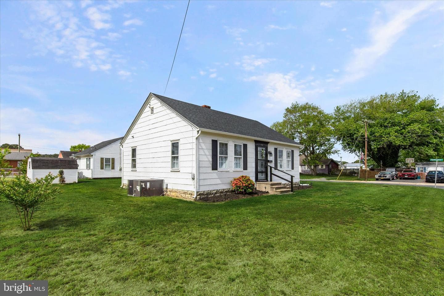 1400 Linden Drive photo 4