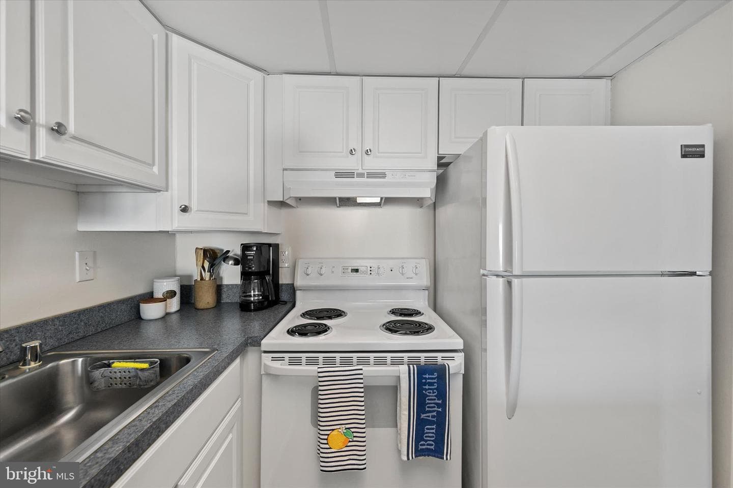12607 Wight Street #402 photo 9