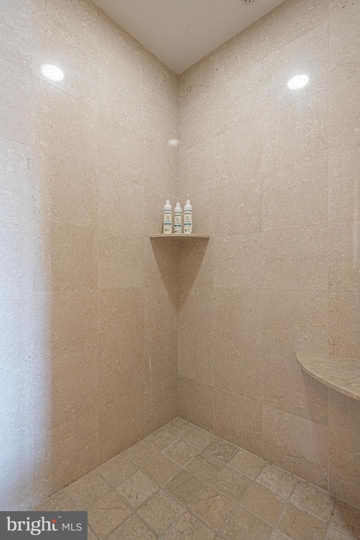 301 14th St # 205 photo 31