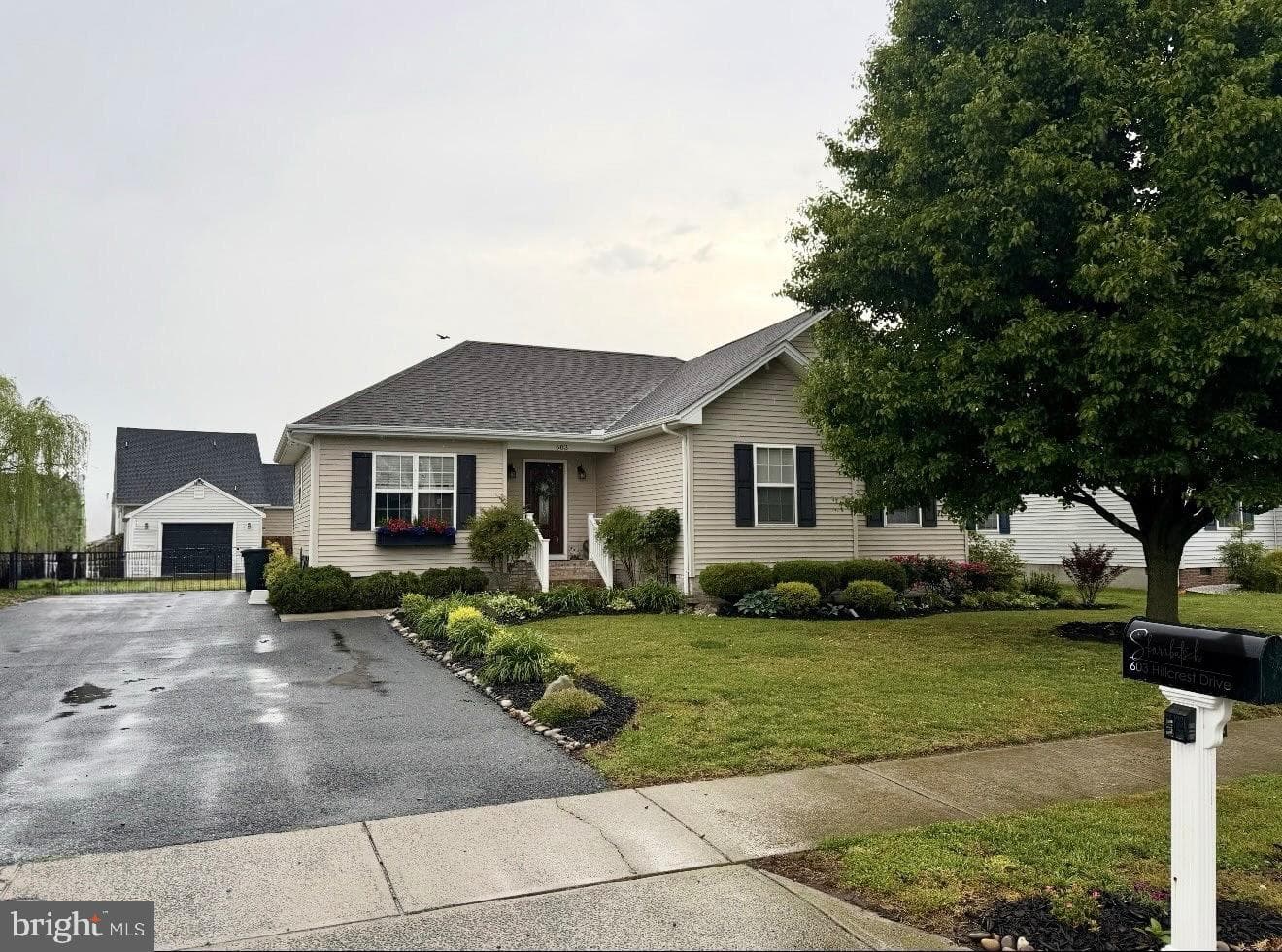 603 Hillcrest Drive photo 39