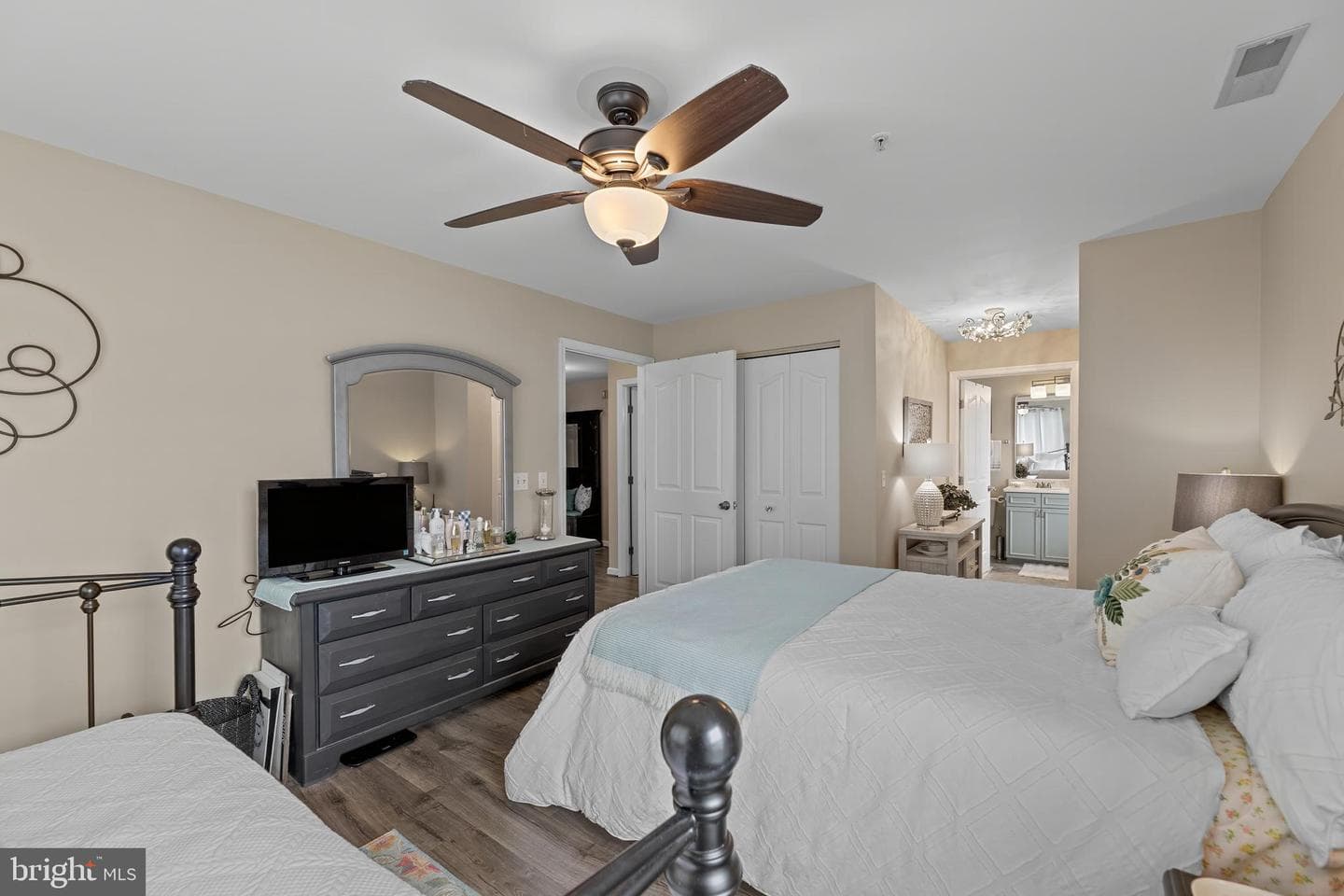 7411 Yacht Club Drive #12402 photo 28