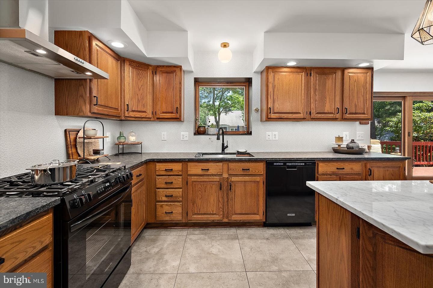 91 Watertown Road photo 32