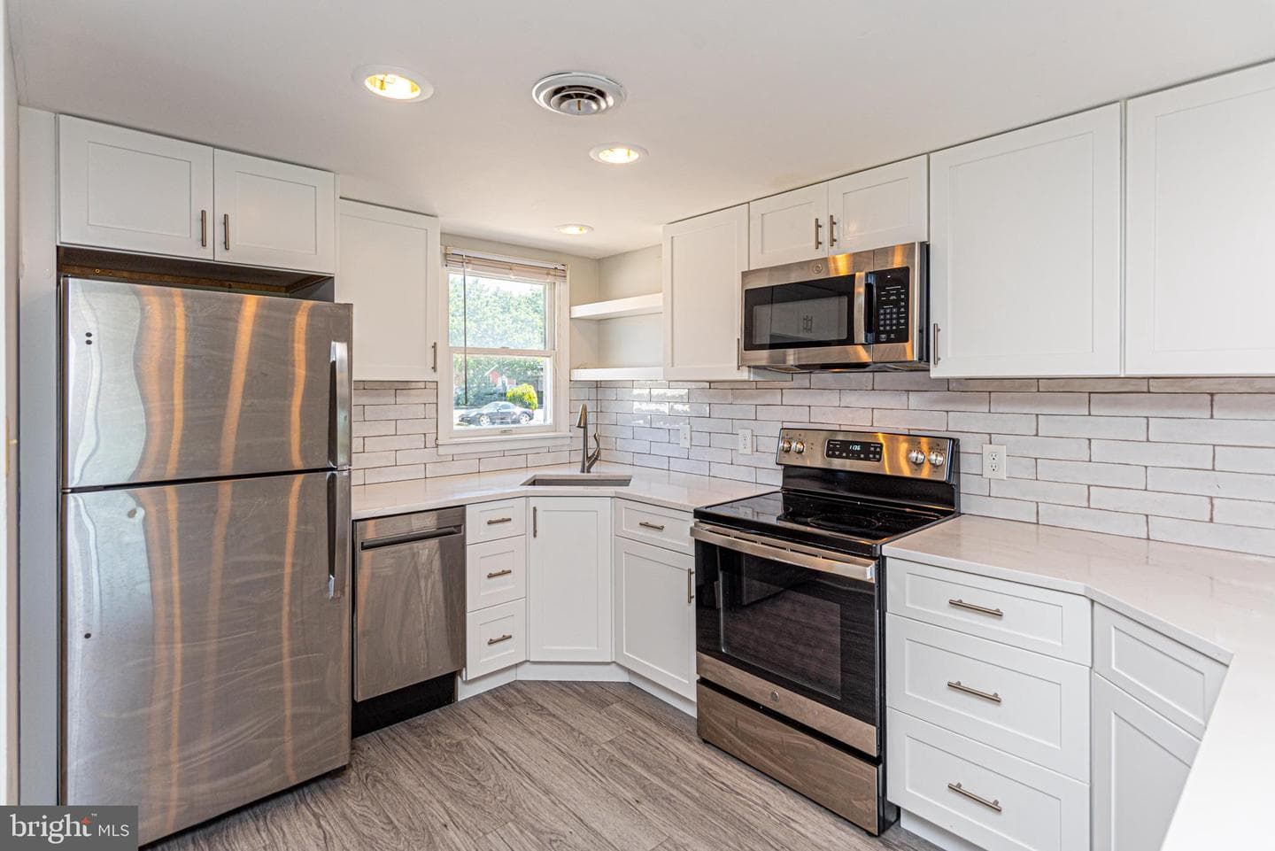 137 Jamestown Road #c photo 4