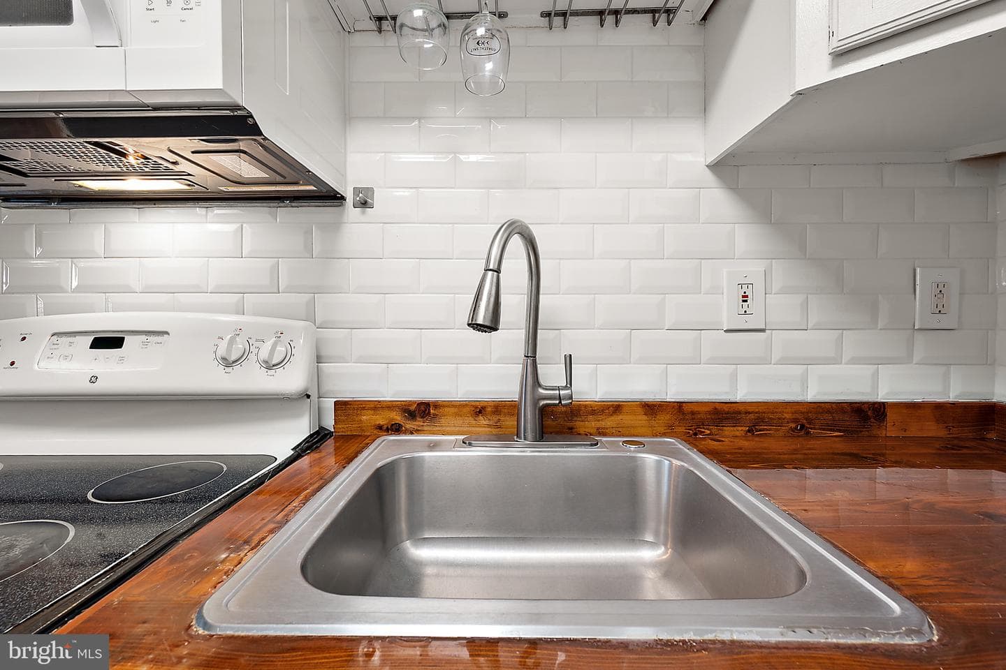 106 Talbot Street #103 photo 17