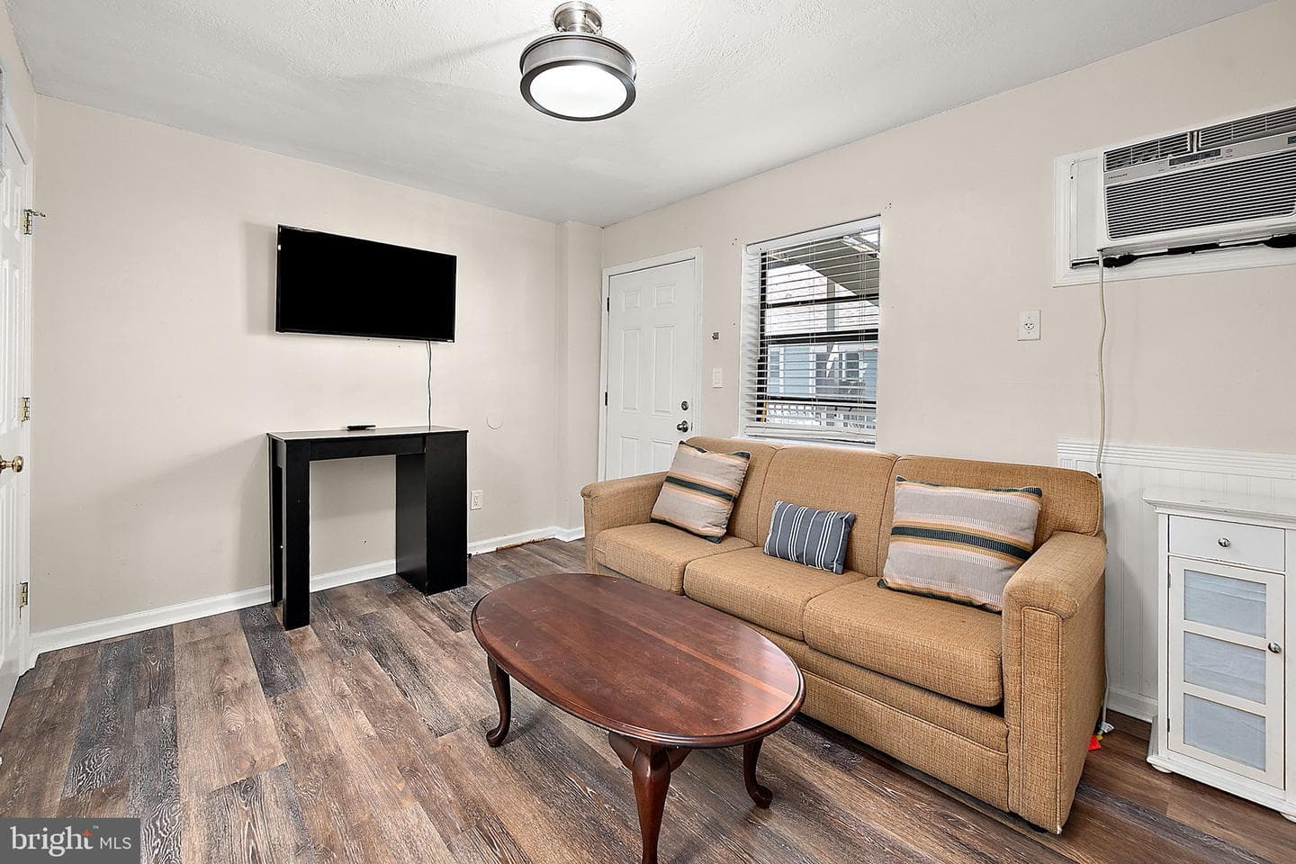 106 Talbot Street #103 photo 3