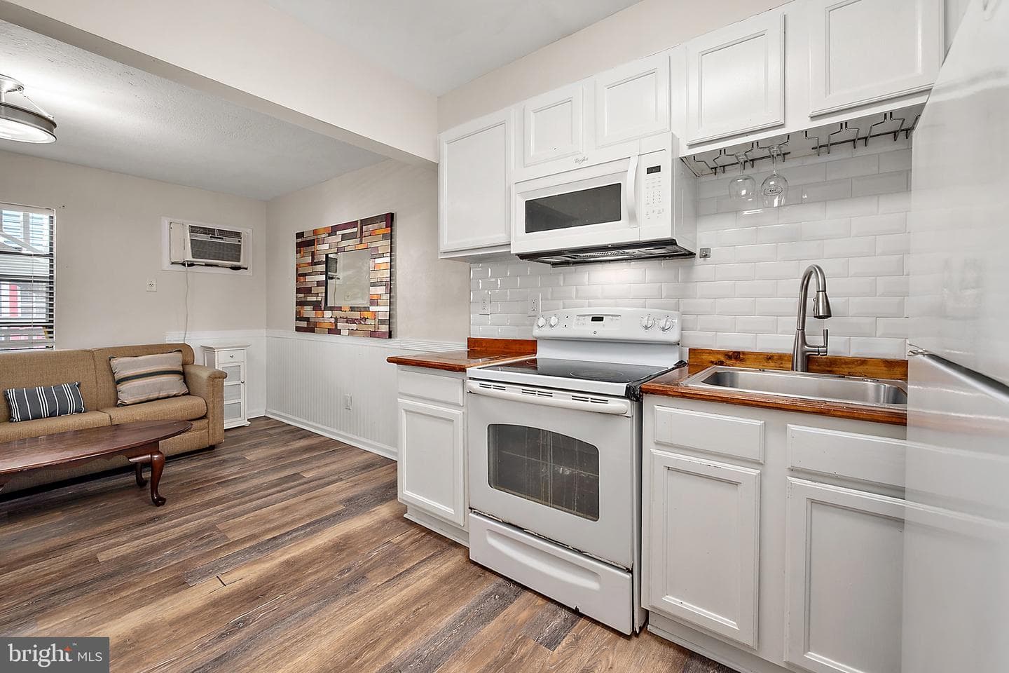 106 Talbot Street #103 photo 5