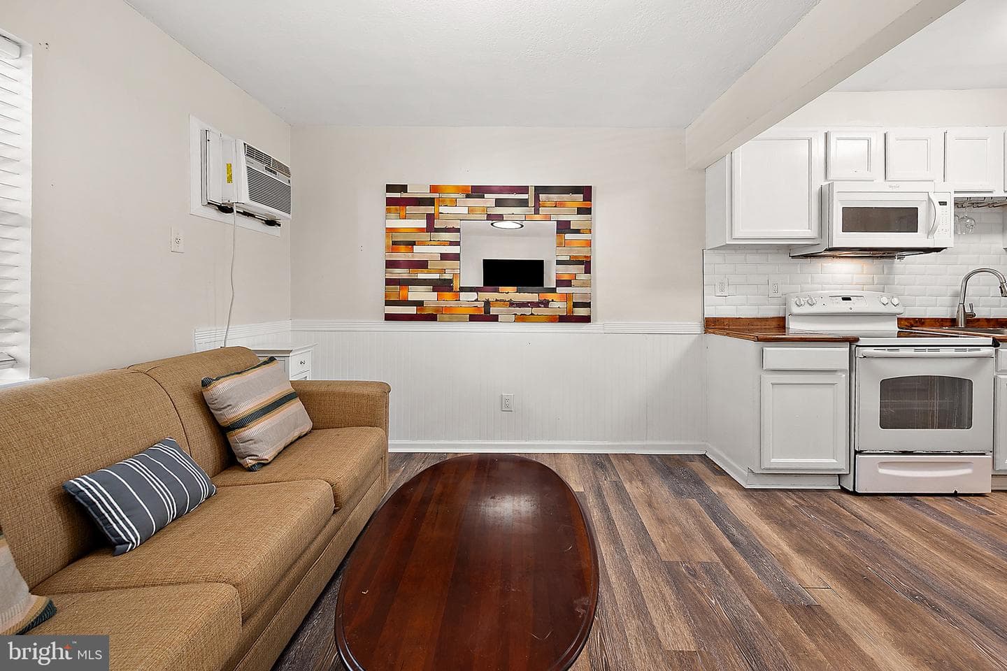 106 Talbot Street #103 photo 7