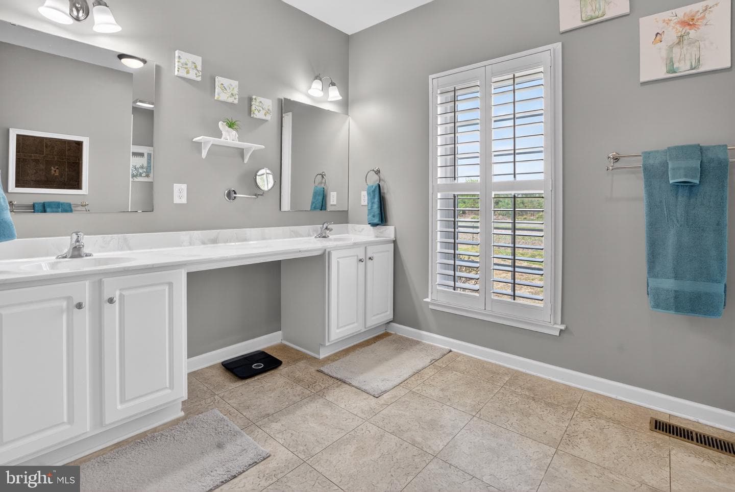 2435 Payne photo 52