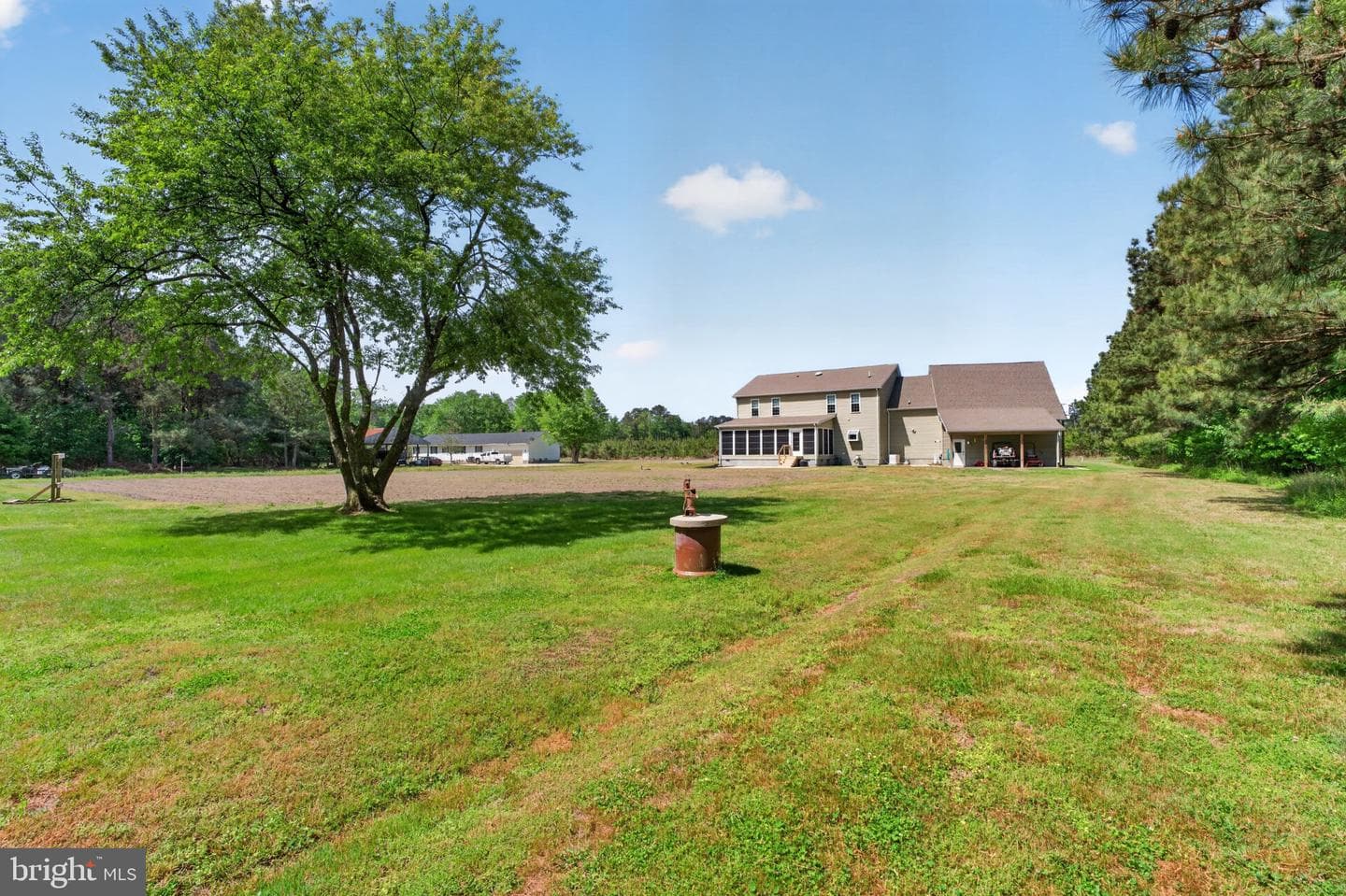 2435 Payne photo 84