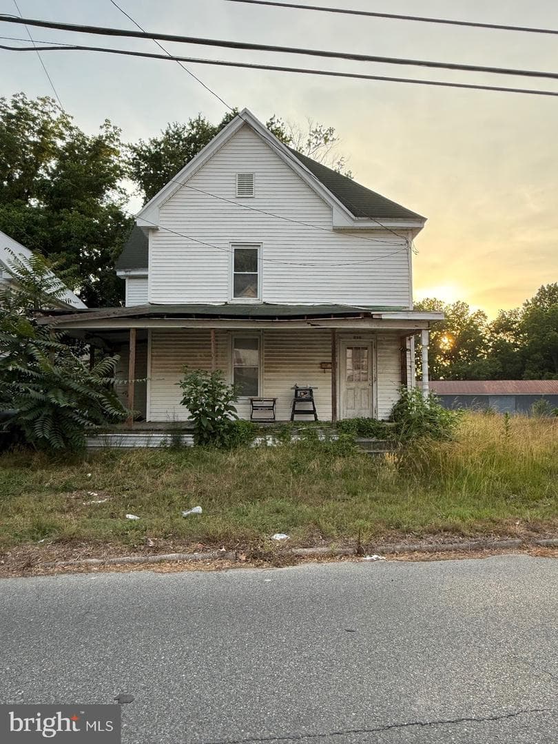 810 2nd Street photo 3