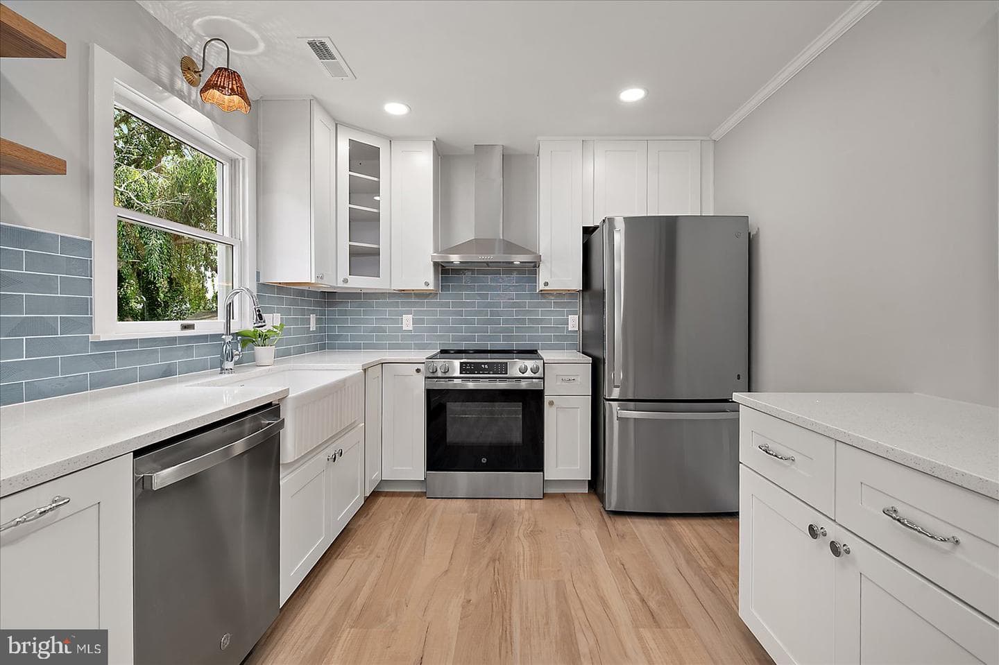 100 Esham Avenue photo 15