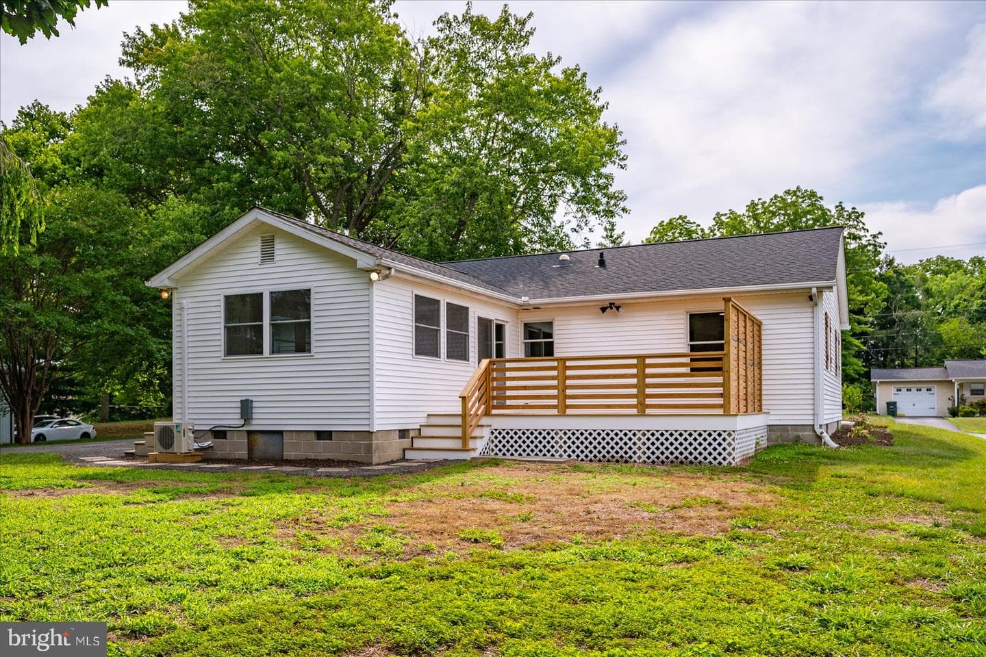 100 Esham Avenue photo 3
