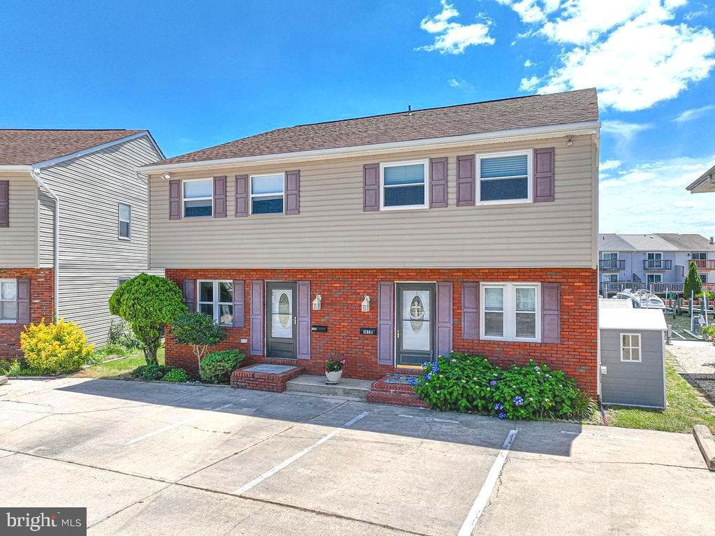 145 Newport Bay Drive #8 photo 2