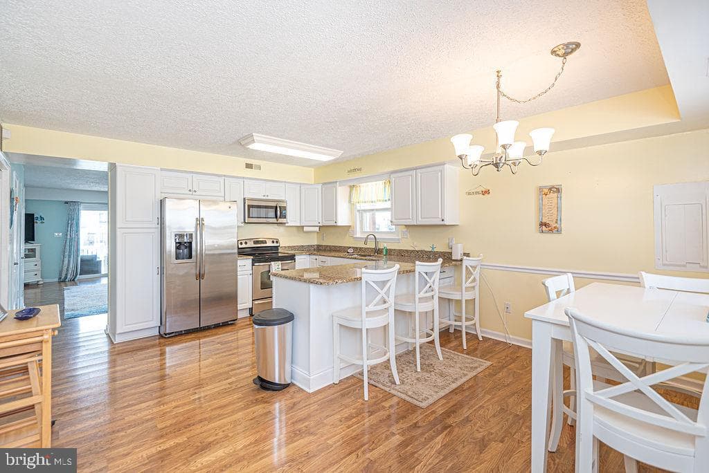 145 Newport Bay Drive #8 photo 4