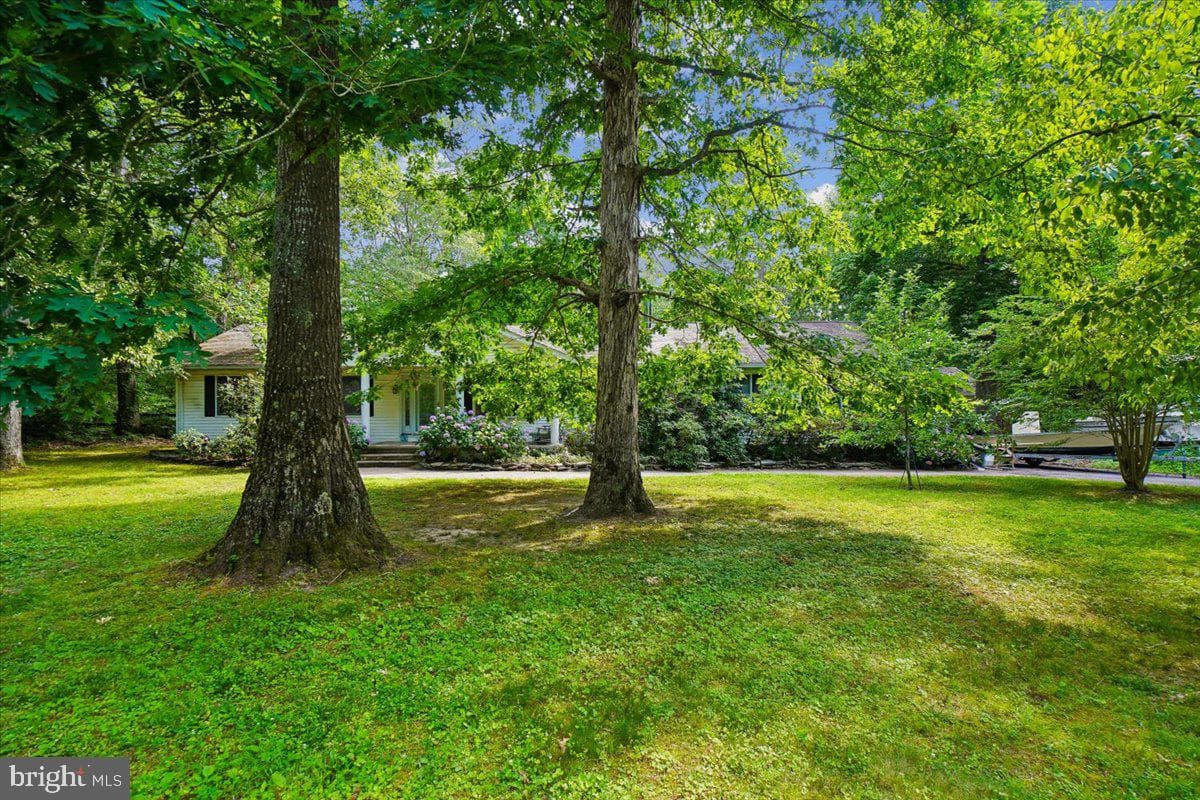 10541 Shady Drive, Berlin