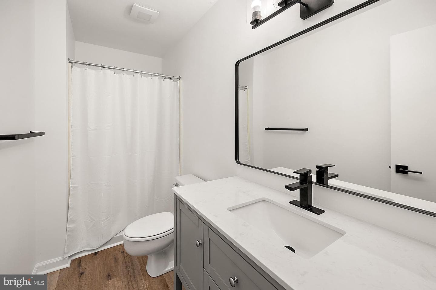 302 Franklin Avenue photo 16