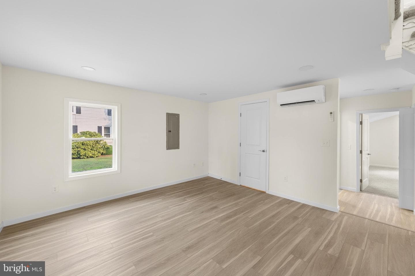 12 Burley Street photo 13