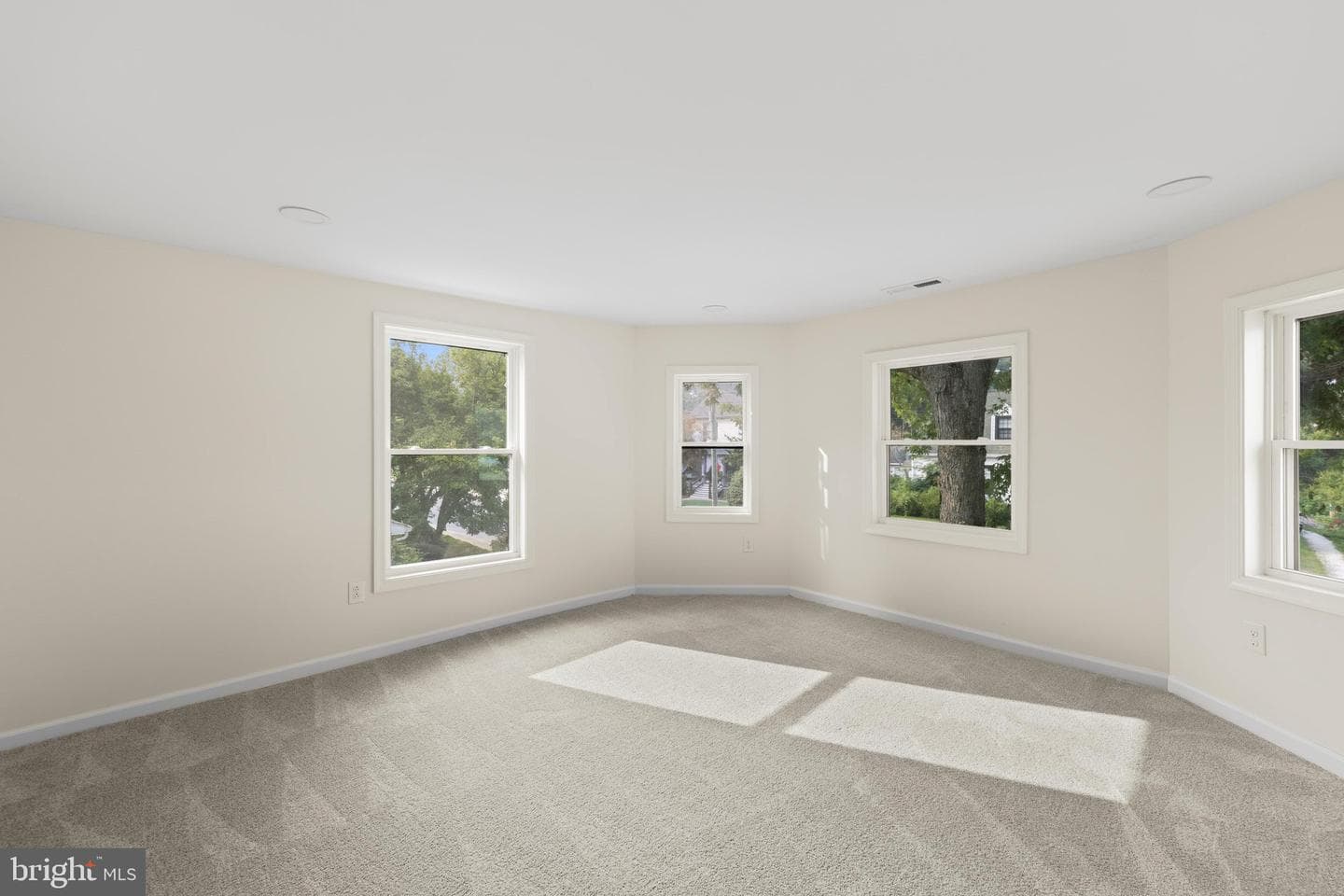 12 Burley Street photo 37