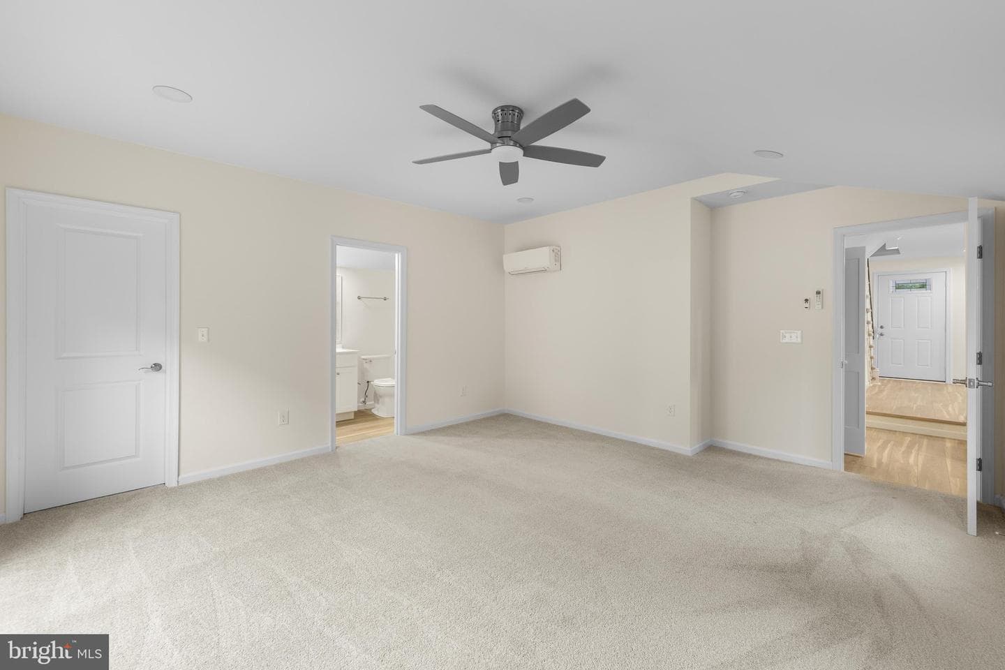 12 Burley Street photo 40