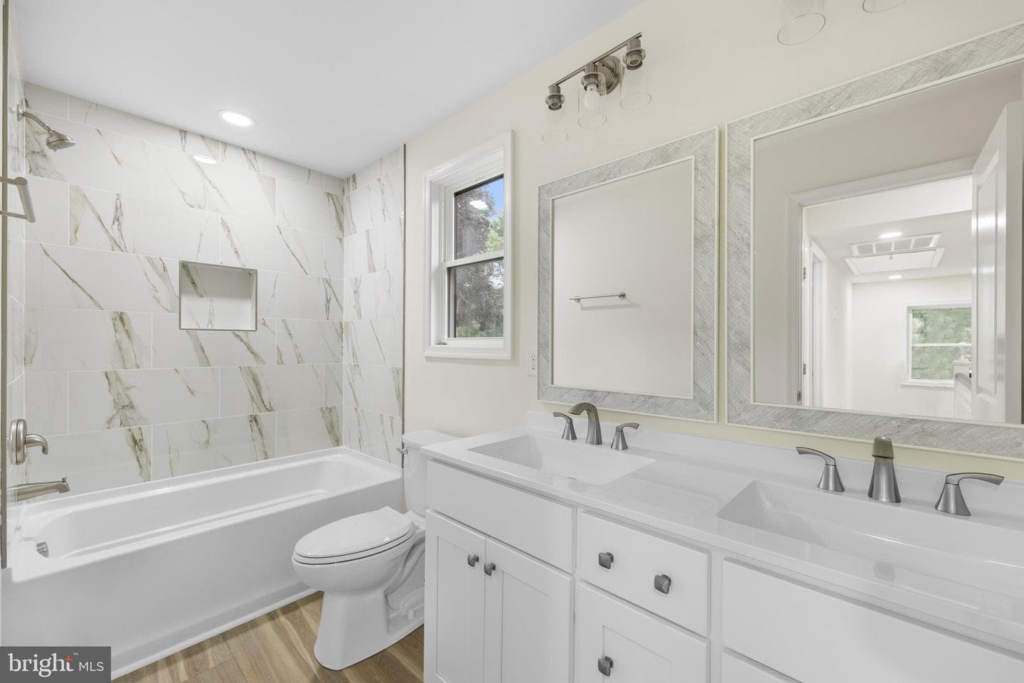 12 Burley Street photo 44