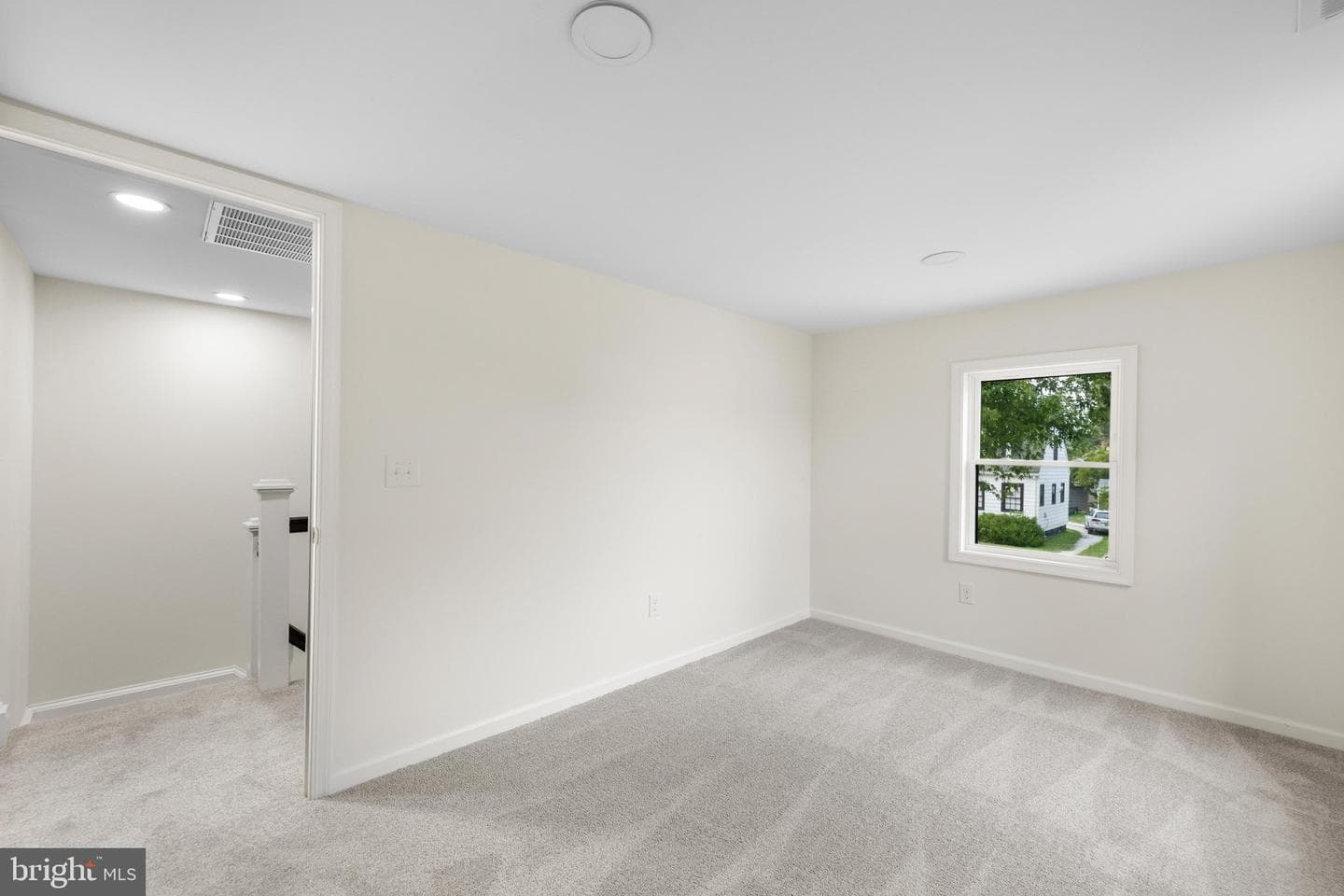 12 Burley Street photo 45