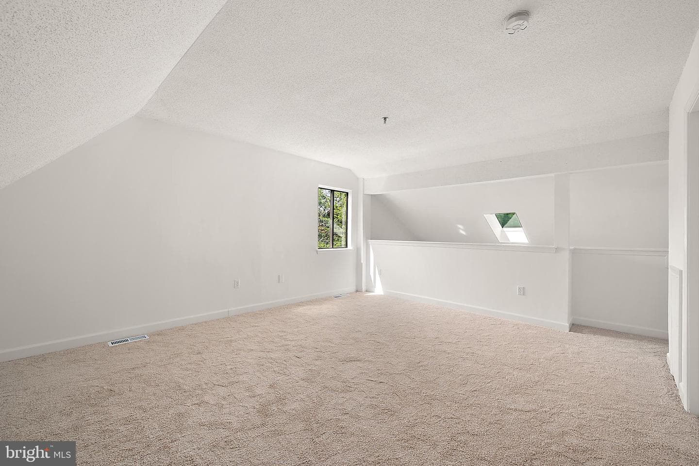 14300 Jarvis Avenue #b301 photo 21