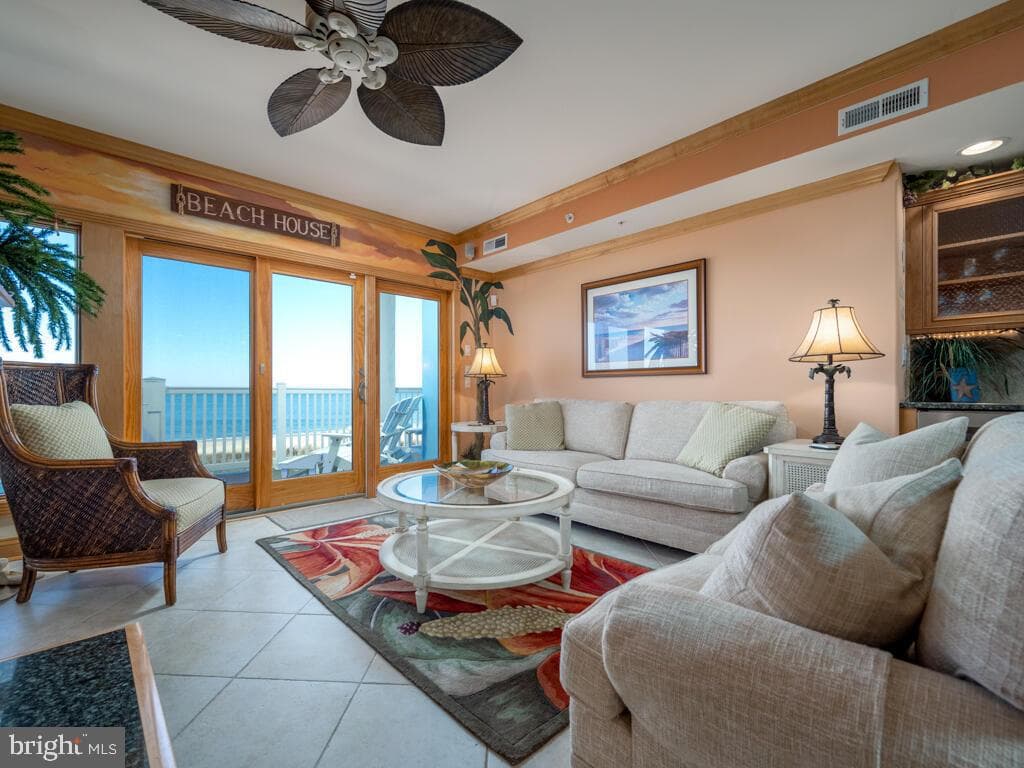 6301 Atlantic Avenue #301 Carly E photo 2