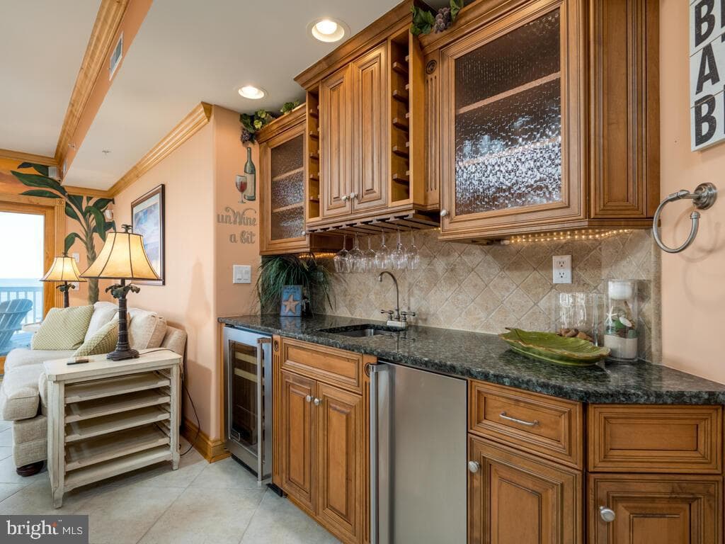 6301 Atlantic Avenue #301 Carly E photo 3