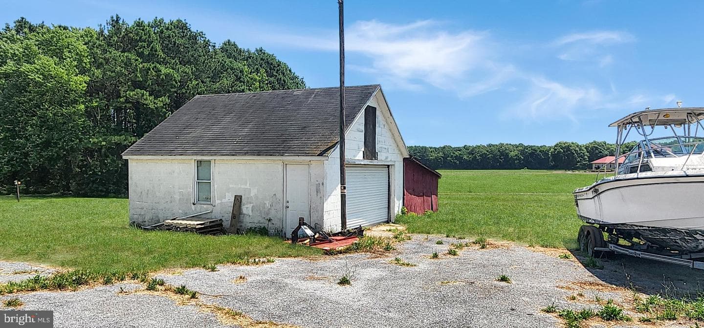 6092 Worcester Highway photo 4