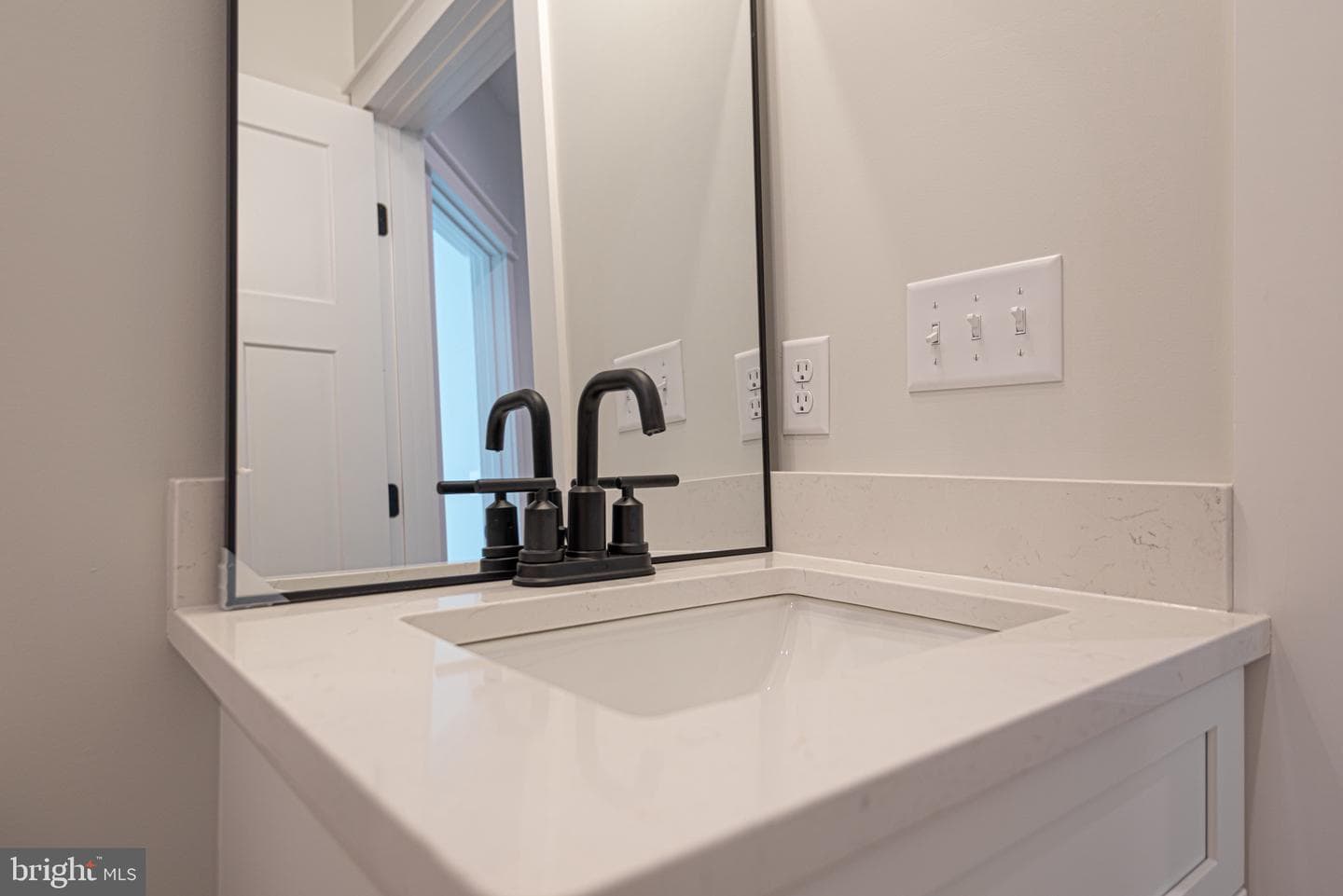 108 Nottingham Lane photo 10