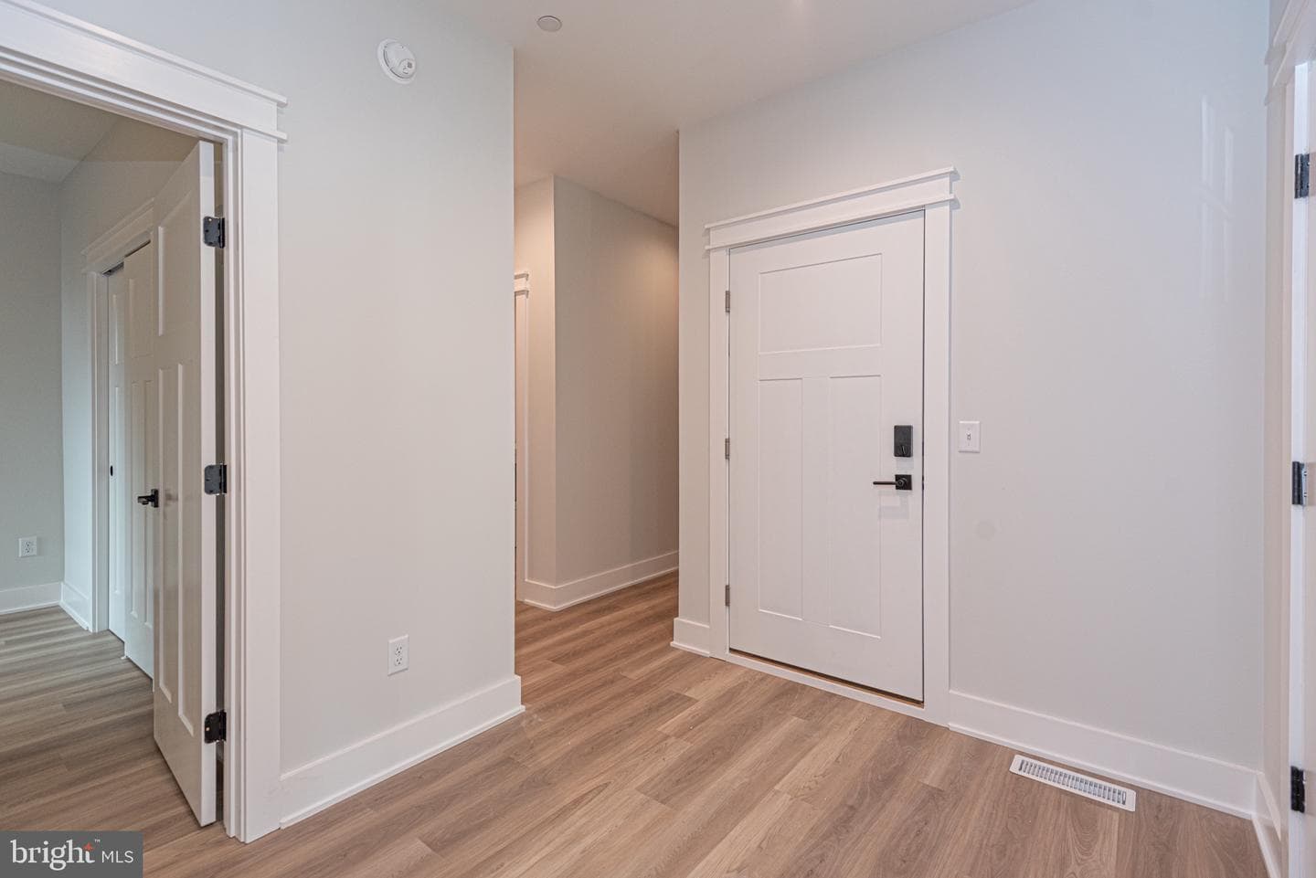 108 Nottingham Lane photo 5