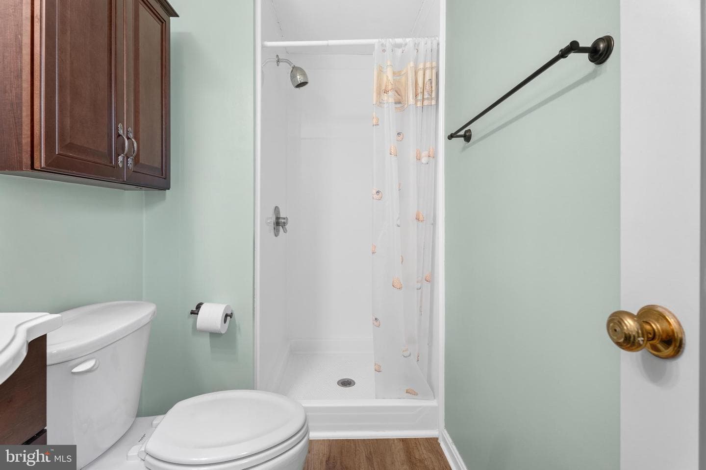 180 Teal Circle photo 15