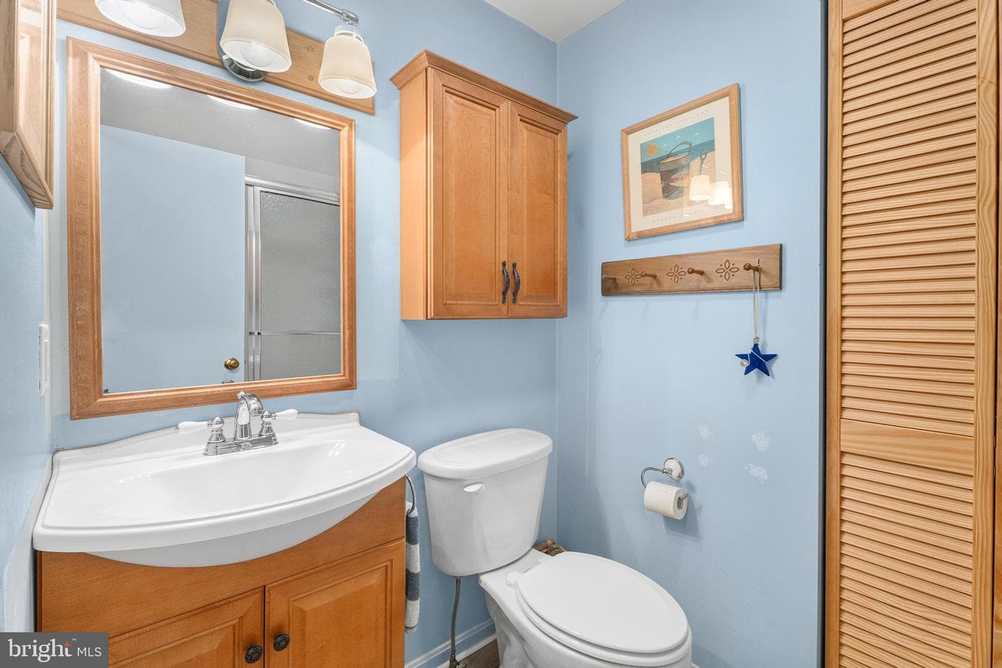180 Teal Circle photo 22