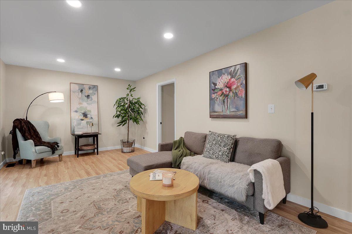 10 Stonemeadow Court photo 5