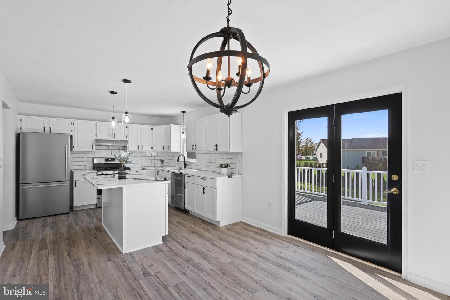 85 Thomas Drive photo 14
