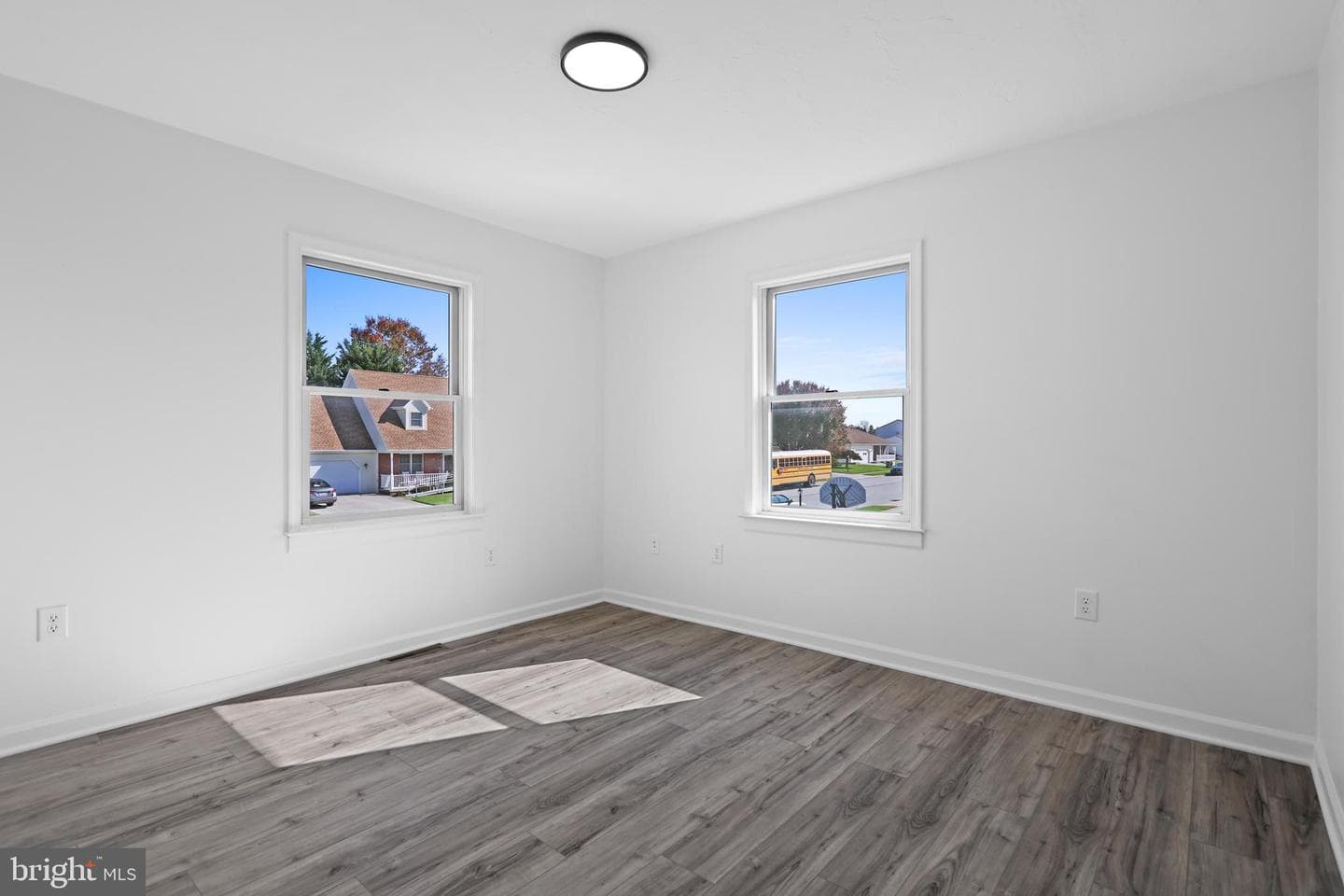 85 Thomas Drive photo 18