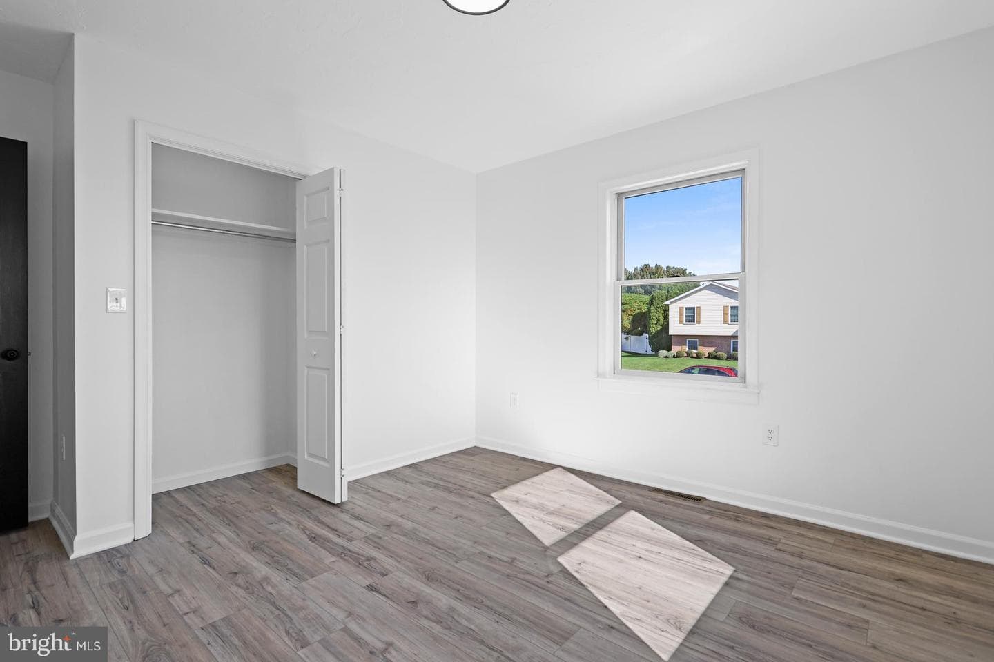 85 Thomas Drive photo 19