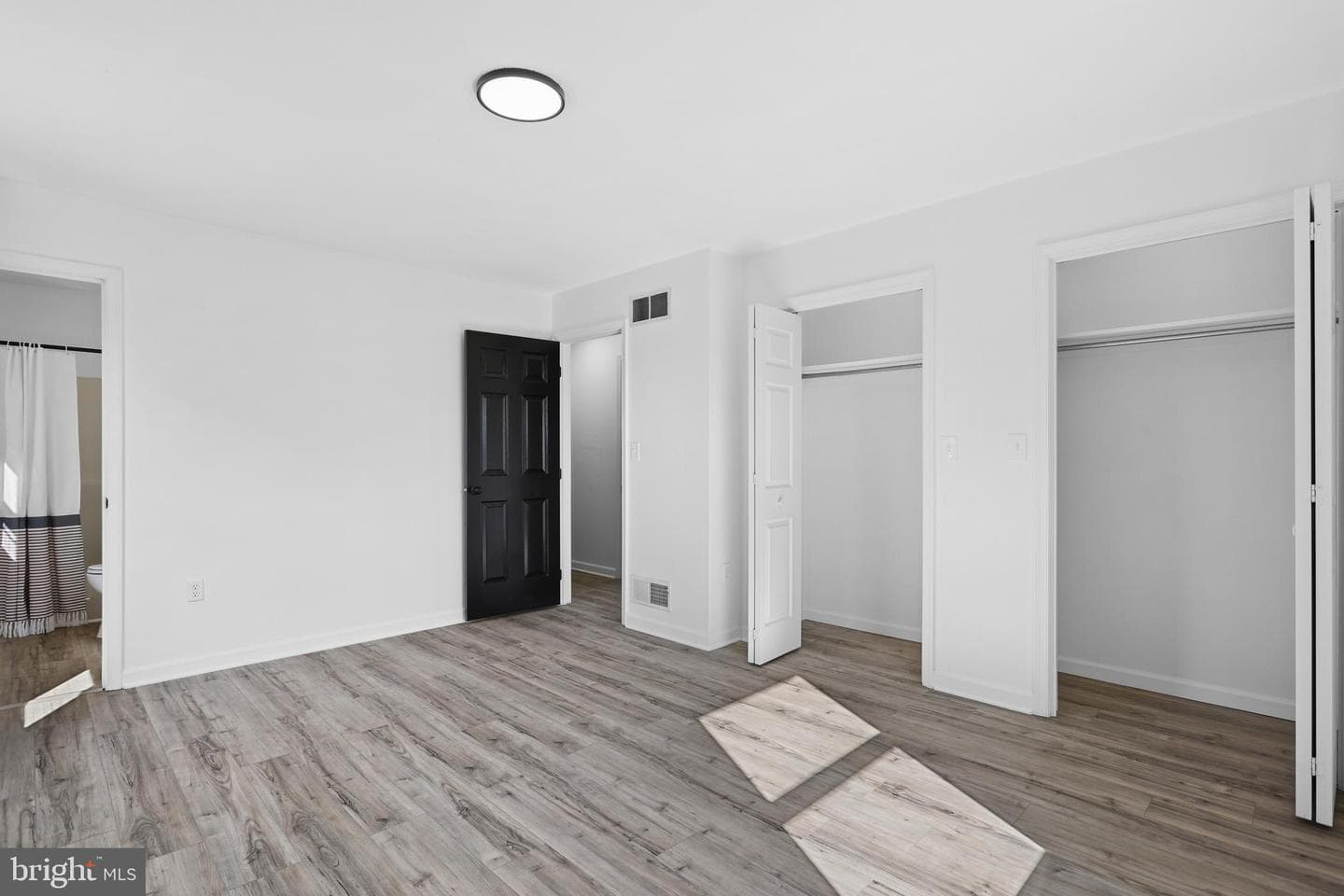 85 Thomas Drive photo 22