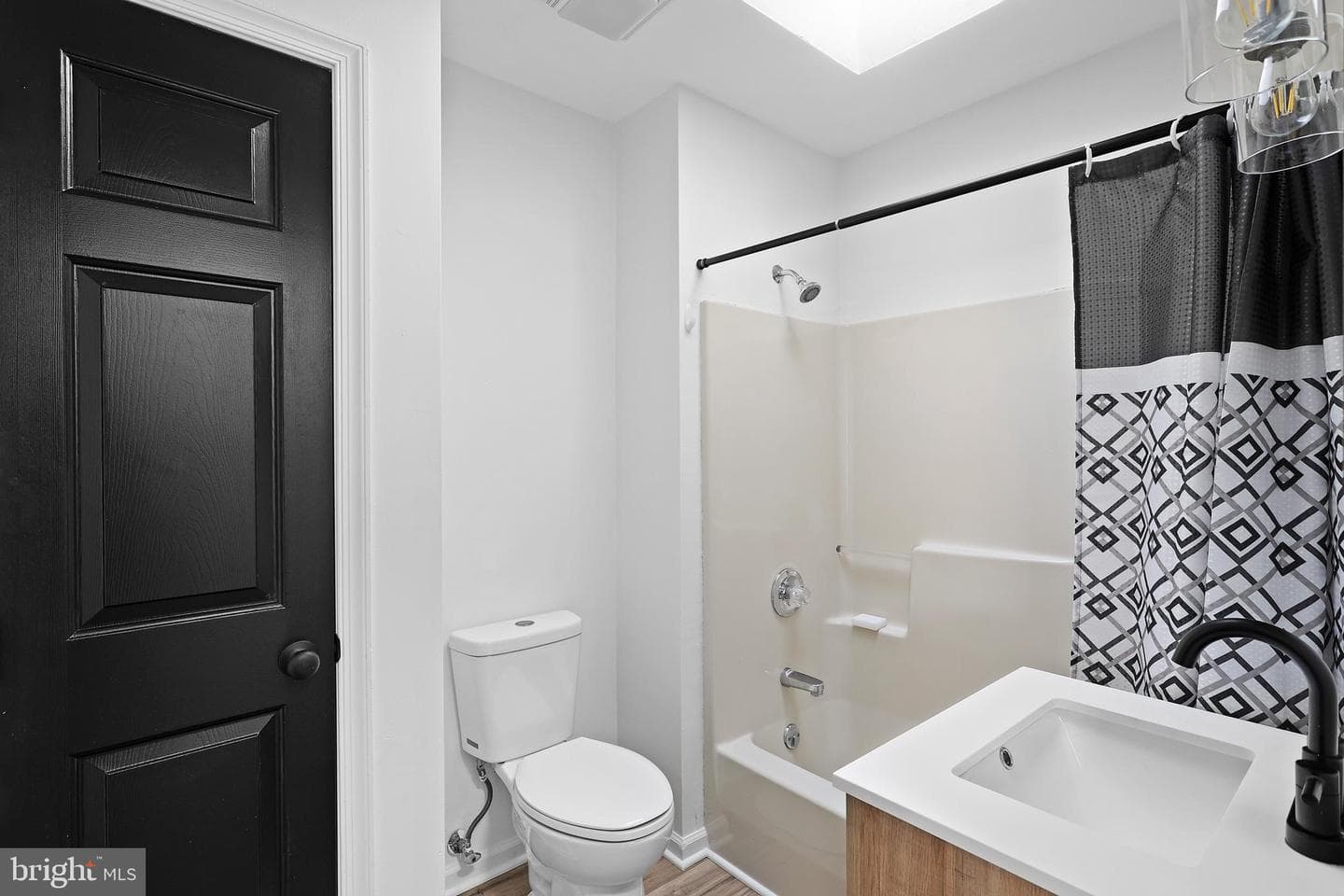 85 Thomas Drive photo 24