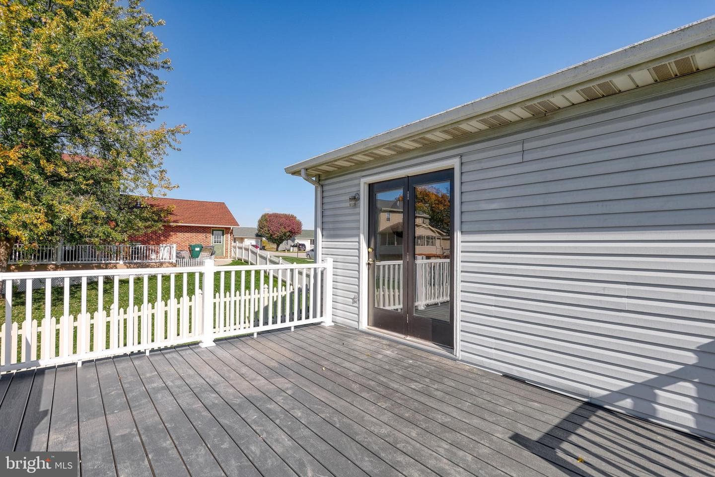 85 Thomas Drive photo 30