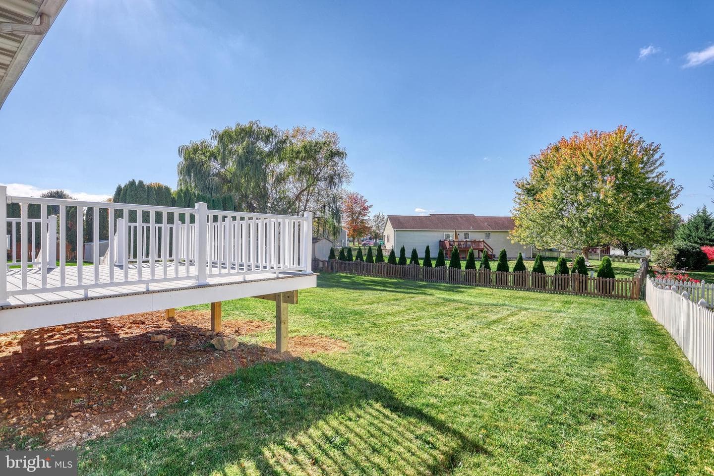 85 Thomas Drive photo 32