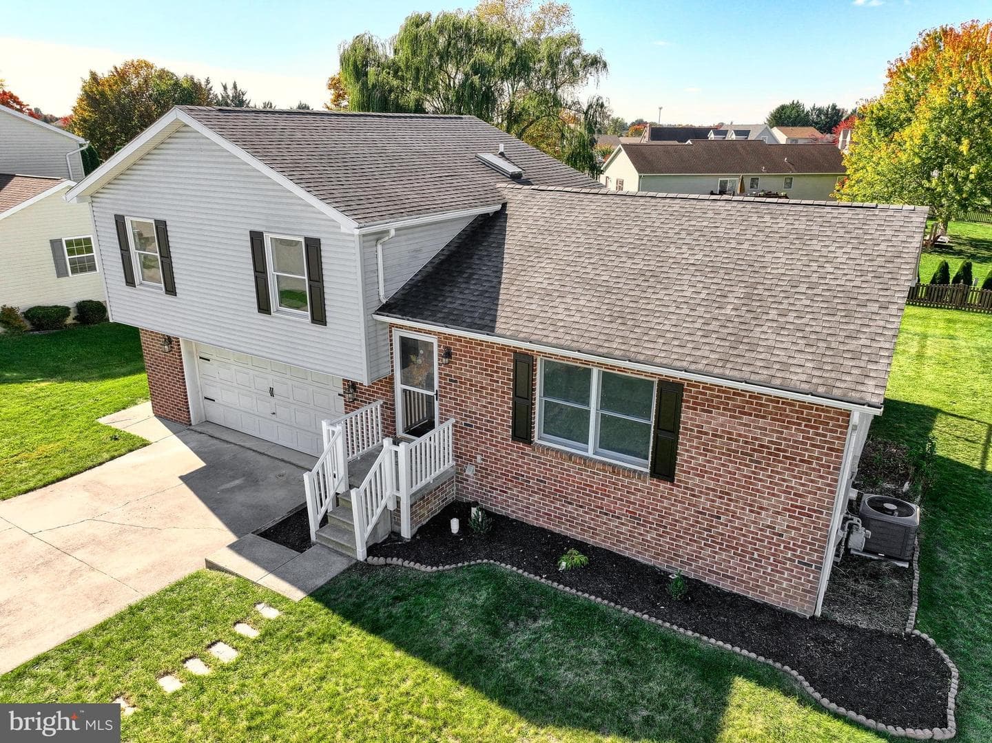 85 Thomas Drive photo 37