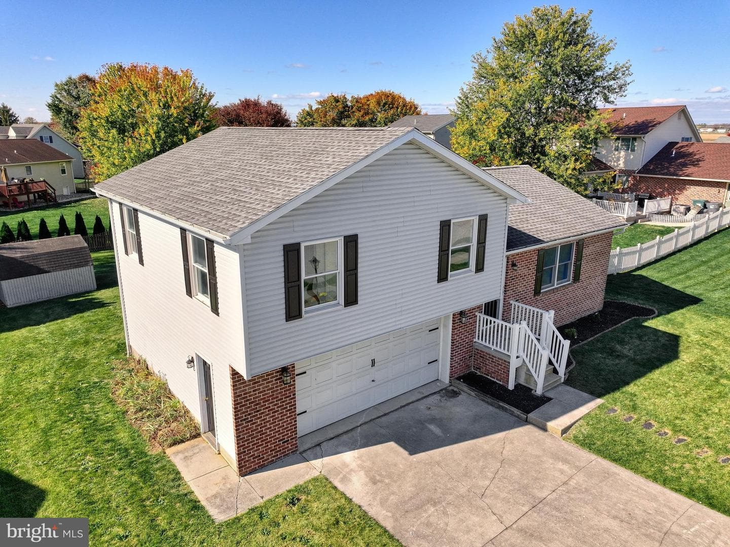 85 Thomas Drive photo 38