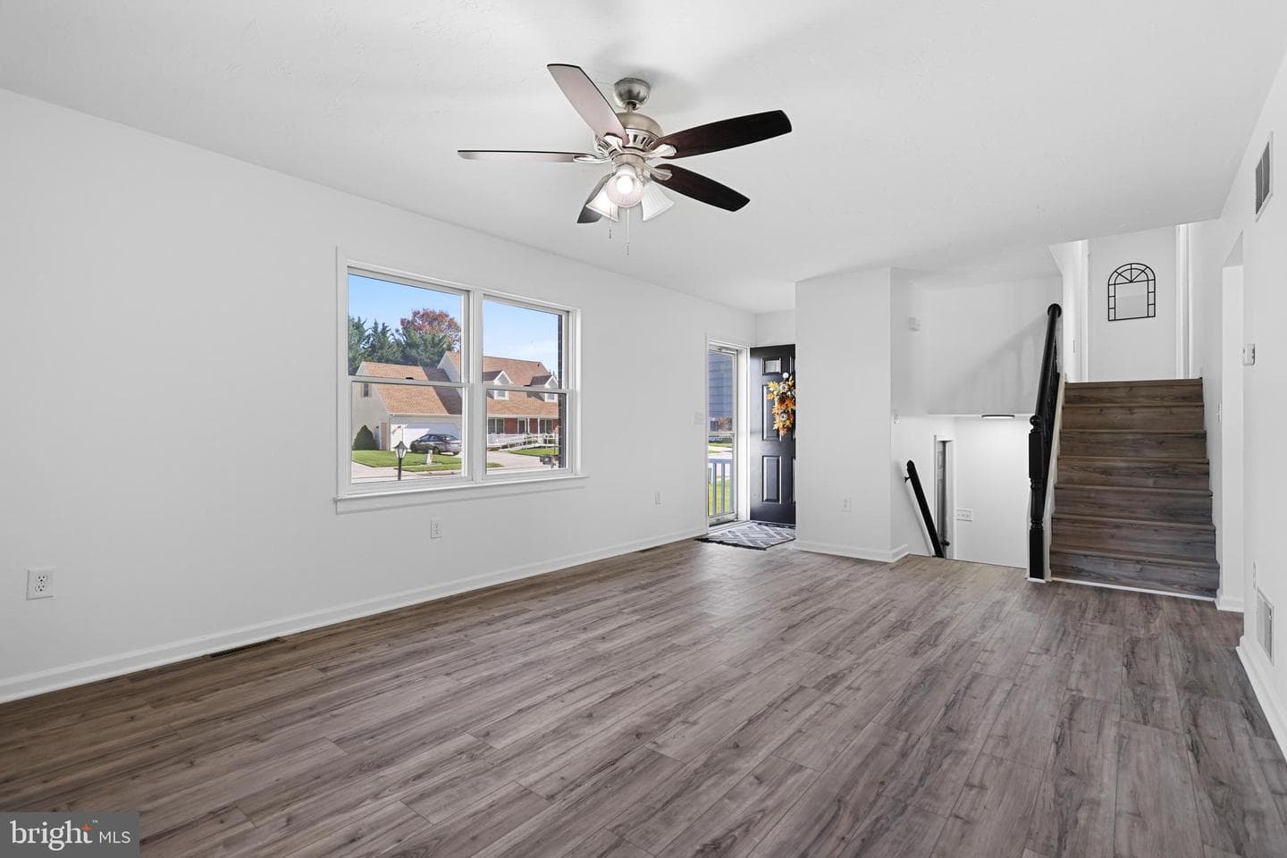 85 Thomas Drive photo 5